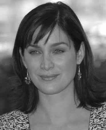 carrieannemoss.jpg