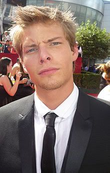 220px-HunterParrishSept09.jpg