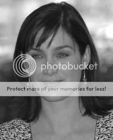carrieannemoss.jpg