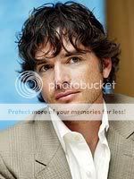 Settle_AG923739_150x200.jpg