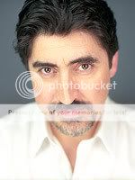 Molina_SV6997916_150x200.jpg